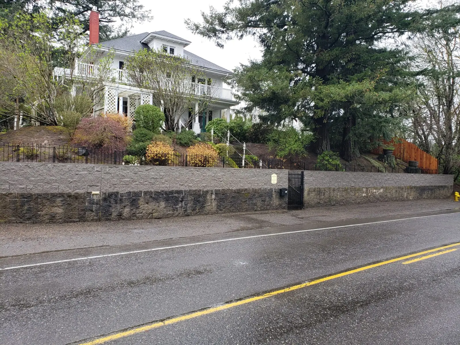 Concrete Retaining Wall